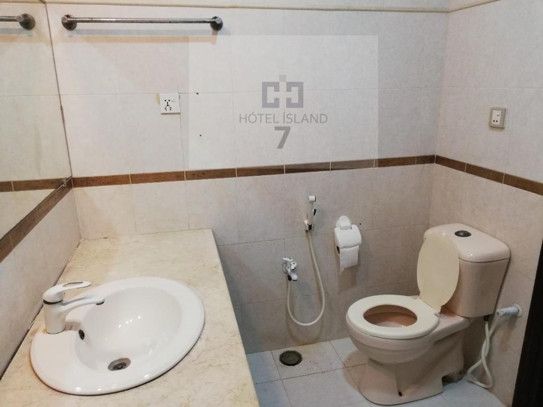 Hotel 7Island Καράτσι Εξωτερικό φωτογραφία